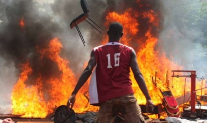 Burkina Faso : l’opposition exige le départ “sans condition” du président Compaoré