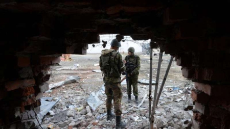 Ukraine: puissante explosion à Donetsk, attaque à la frontière russe