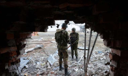 Ukraine: puissante explosion à Donetsk, attaque à la frontière russe