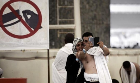La Mecque: populaire au hajj, le “selfie” irrite les conservateurs