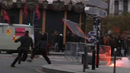 Une manifestation contre la tenue du congrès du Front national à Lyon interrompue par des violences