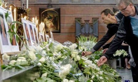 Malaysia Airlines cérémonie dédiée aux victimes de l’avion abattu en Ukraine