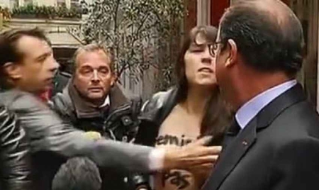 François Hollande chahuté dans la rue