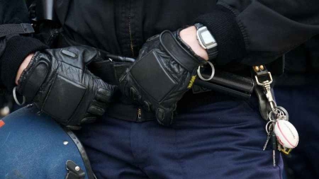 CRS grièvement blessé de 10 à 18 ans de prison requis contre trois jeunes