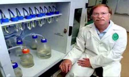 Les Etats-Unis ont créé le Sida et Ebola d’après le Professeur Cyril Broderick