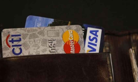 Pour piller les comptes, des escrocs dupliquaient les cartes bleues