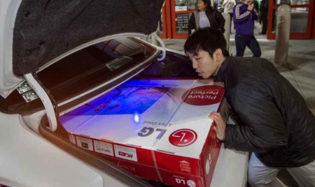 Etats-Unis les soldes du Black Friday battent leur plein