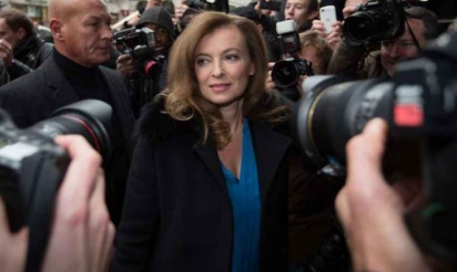 Valérie Trierweiler affirme qu’elle dispose toujours des SMS de François Hollande