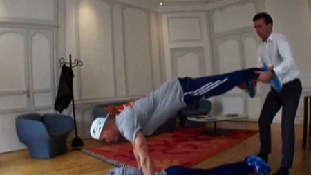 Séance de breakdance pour le maire de Rochefort
