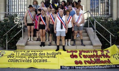 Des élus de Seine-Saint-Denis se mettent à poil contre l’austérité