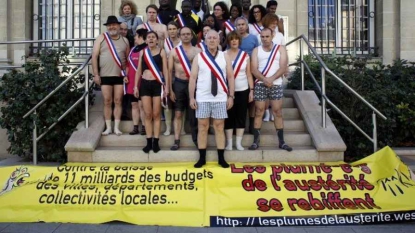 Des élus de Seine-Saint-Denis se mettent à poil contre l’austérité