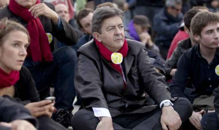 Hollande Mélenchon ironise sur une riquiquisation de sa fonction