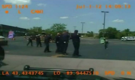 Un sans-abri abattu par 6 policiers et 46 balles