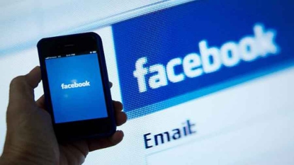 Vidéo sur internet Facebook montre les muscles face à YouTube
