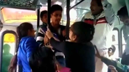 Agressées dans un bus, elles ripostent violemment