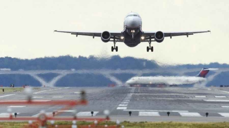Vomissements et yeux rouges provoquent l’atterrissage d’un avion américain