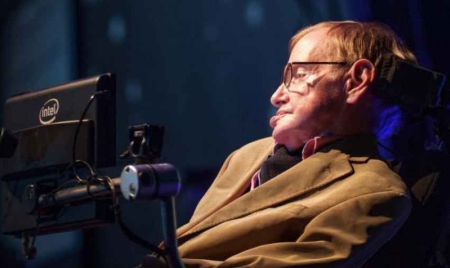 Pour Stephen Hawking, l’intelligence artificielle pourrait mettre fin à la race humaine