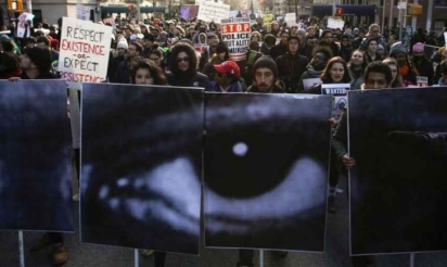 Des milliers de manifestants aux Etats-Unis contre les violences policières faites aux Noirs