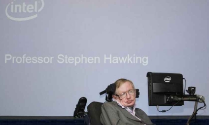 Stephen Hawking l’intelligence artificielle pourrait mettre fin à la race humaine