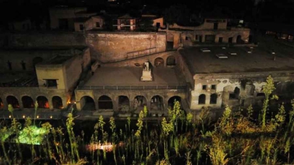 Des rouleaux de papyrus carbonisés par le Vésuve pourraient être lus à nouveau