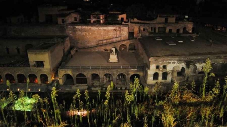 Des rouleaux de papyrus carbonisés par le Vésuve pourraient être lus à nouveau