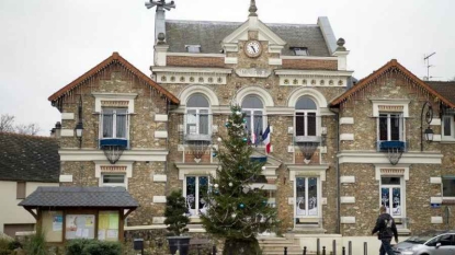 Bébé rom: le maire de Champlan nie s’être opposé à l’inhumation