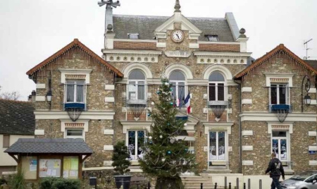 Bébé rom: le maire de Champlan nie s’être opposé à l’inhumation