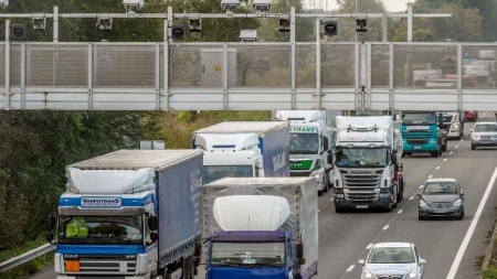 Les routiers lancent dimanche une grève reconductible pour les salaires