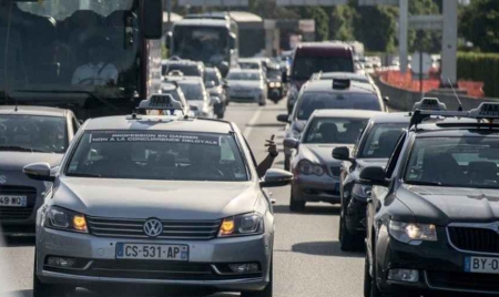 Ile-de-France : des voies réservées aux bus et aux taxis sur deux autoroutes