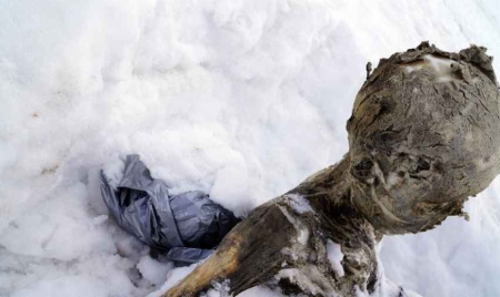 Mexique: dans la neige, le mystère des deux momies reste entier