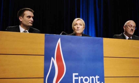 Soupçons de fraude concernant les eurodéputés FN: Le Pen dénonce une manipulation politique