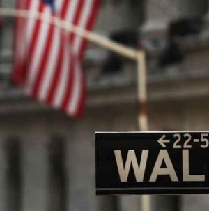 Wall Street en pleine ascension, poussée par le dollar