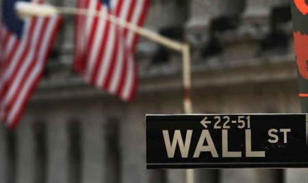 Wall Street en pleine ascension, poussée par le dollar