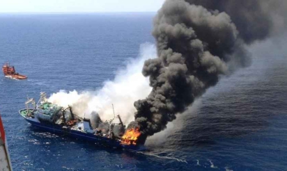 Canaries: le mauvais temps empêche de collecter le fuel échappé du chalutier russe