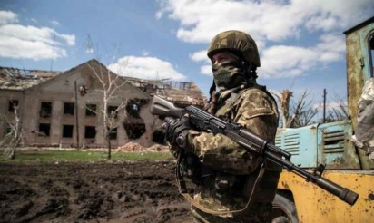 Les soldats américains surmontent le fossé culturel pour entraîner les Ukrainiens