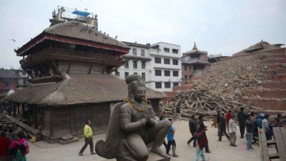 Séisme: le riche héritage culturel du Népal réduit à des tas de gravats