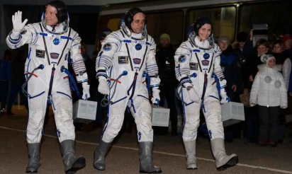 Trois spationautes contraints de prolonger d’un mois leur séjour dans l’espace