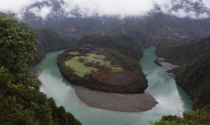 Au bord de l’Himalaya, les excès du développement à la chinoise