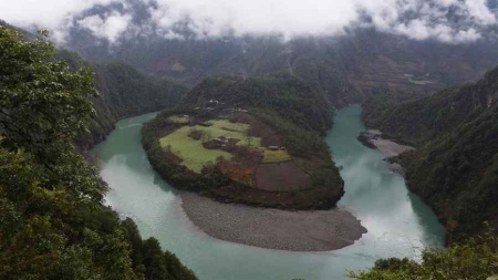 Au bord de l’Himalaya, les excès du développement à la chinoise