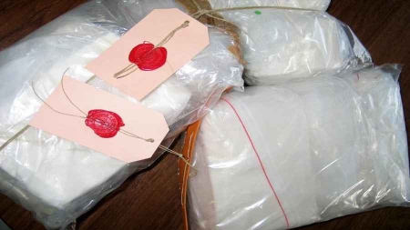 Guyane : un militaire arrêté avec 27 kilos de cocaïne dans sa valise
