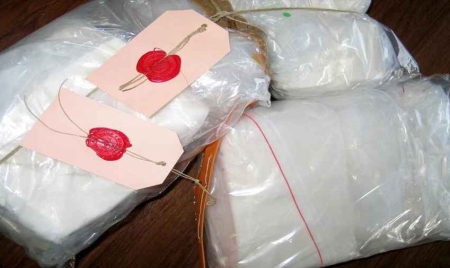 Guyane : un militaire arrêté avec 27 kilos de cocaïne dans sa valise