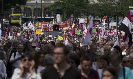 Manifestations à Berlin, Rome et Paris pour les migrants et la Grèce
