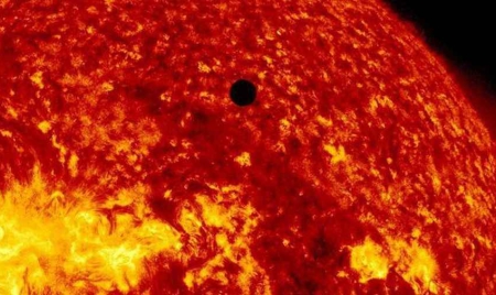 Le mystère du Soleil plus chaud à l’extérieur qu’à l’intérieur enfin élucidé