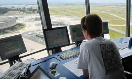 Contrôleurs aériens: grève écartée pour mardi et mercredi