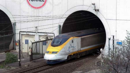 Eurotunnel accuse la police de laxisme après la mort d’un migrant sur son site