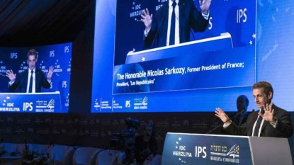 Sarkozy critique la diplomatie du gouvernement sur la paix et l’Iran