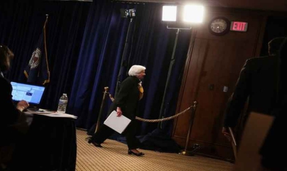 La Réserve fédérale ouvre la voie à une hausse des taux aux Etats-Unis