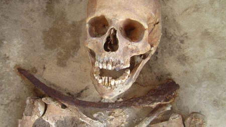 Six «vampires» exhumés d’un vieux cimetière polonais