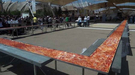 L’Italie cuit la pizza la plus longue de tous les temps: 1,5 km