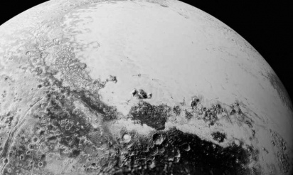 Avec des dunes mystérieuses, de nouvelles images de Pluton étonnent la Nasa